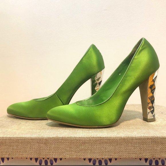 BCBGirl Debra Apple Green Satin Pump with Mirrored Heel - Picture 1 of 14